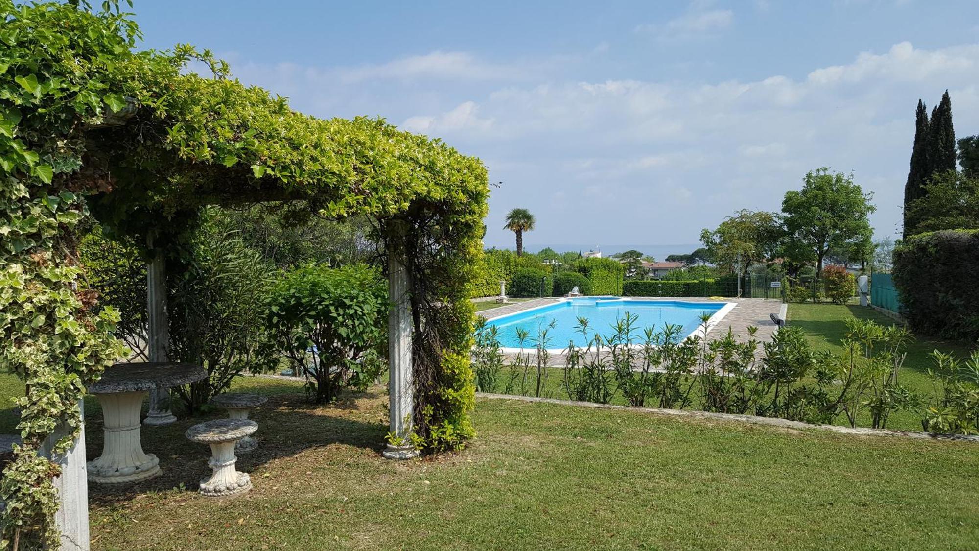 Italsol Residence Riai Moniga del Garda Exterior photo